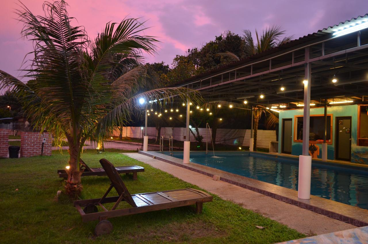 Sinar Eco Resort Kampong Bukit Panjang Екстериор снимка